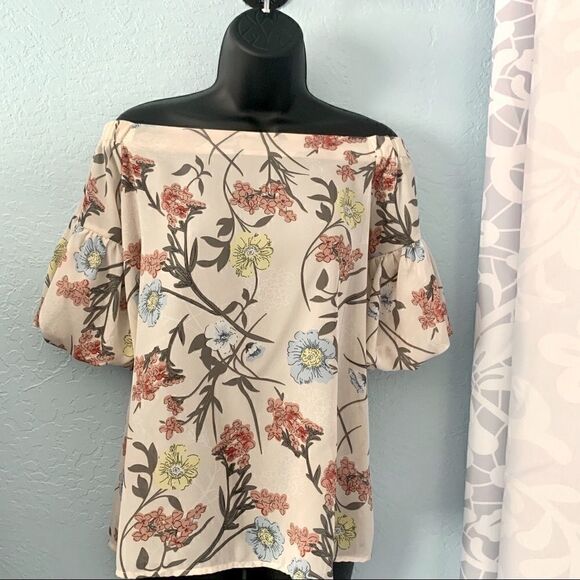 Entro Cream Multicolored Floral Off Shoulder Top Size small - Picture 4 of 12